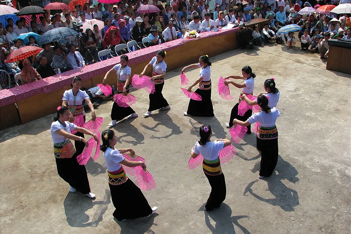 Traditional Xoe dance performance in northwest Vietnam
